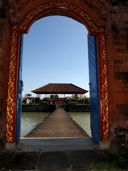 Istana Air Mayura - Lombok : Bukti Bahwa Perbedaan Itu Indah