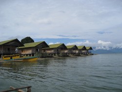 Tando Bone, Penginapan Ramah Lingkungan