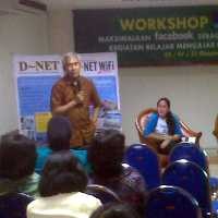 Guru Didorong Memanfaatkan Facebook