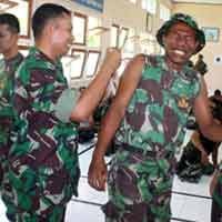 Satgas Batalyon Konga Dibekali Vaksin