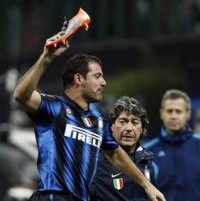 Cemaskan Kondisi, Stankovic Banting Sepatu