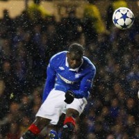 Valencia Diselamatkan Gol Bunuh Diri