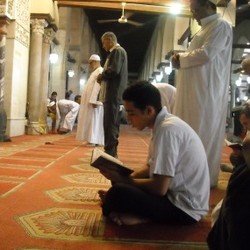 Salat Jumat di Masjid Al Azhar pun Dijaga Polisi