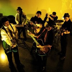 Ade Paloh Masih Dirayu Untuk Tak Tinggalkan Sore