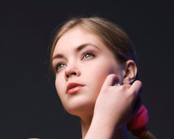 Minyak Zaitun Hangat Untuk Mengusir Ketombe