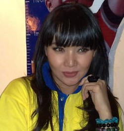 Jaga Kesehatan Keluarga, Dewi Gita Larang Anak Makan Junk food