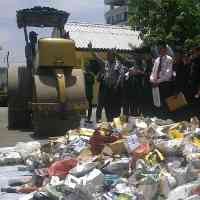 Ratusan Jenis Barang Bawaan Calhaj Dimusnahkan