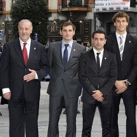 Spanyol Tak Lengkap saat Terima Penghargaan