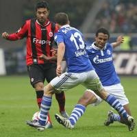 Hannover Menang, Schalke Tanpa Gol 