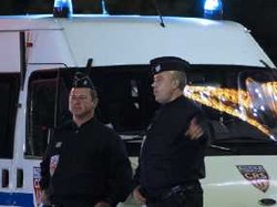 Mengira Pria Telanjang Hantu, 11 Orang Loncat dari Jendela