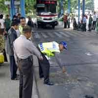 Nenek 68 Tahun Ditabrak Bus di Terminal Bungurasih 