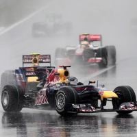 Red Bull Berantakan, Alonso Menang