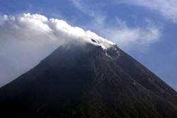 Menko Kesra Tinjau Merapi Sore Nanti, Wapres Hari Selasa