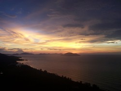 Romansa di Puncak Rindu Alam