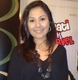 Emma Waroka Trauma di Kejar-kejar Mantan Pacar