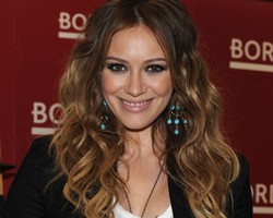 Hillary Duff Menyesal Pernah Bertubuh Kurus
