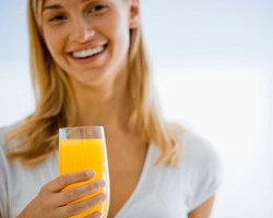 Cerahkan Kulit & Tunda Penuaan dengan Jus Buah