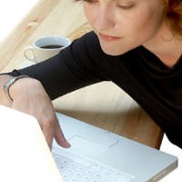 Seorang Wanita Lakoni Cybersex dengan 60 Pria