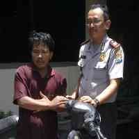 Gasak Motor Polisi, Dua Pelaku Ndelosor di Jalan