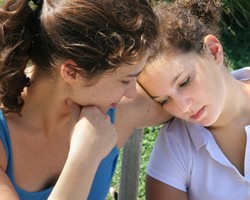 Pantangan Dalam Menghibur Sahabat Yang Putus Cinta