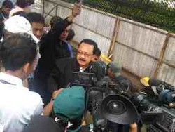 Foke Tinjau Drainase Sarinah Sambil Payungan