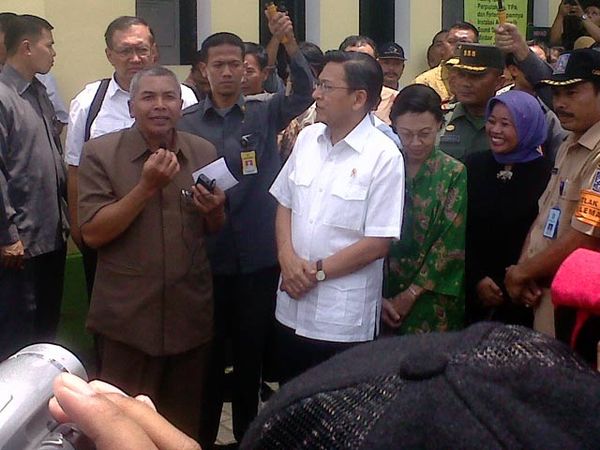 Wapres Tinjau Posko Penanggulangan Bencana Merapi