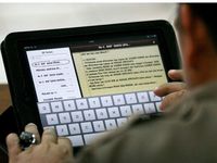 iPad Cantik di Sidang Susno