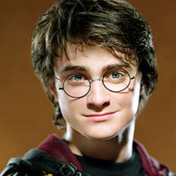Daniel Radcliffe & Kenangan Kacamata Harry Potter