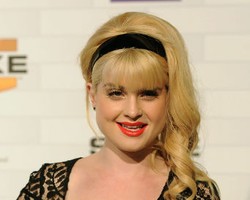 Kelly Osbourne Segera Luncurkan Koleksi Busana