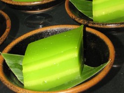 Manis Legit Pig Skin Cake Khas Vietnam