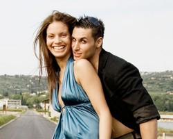 Tampil Menarik Bikin Hubungan Cinta Lebih Awet