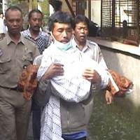 Jenazah Ilham Azaki Dimakamkan di Pengungsian