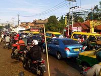 Banjir Surut, Jalan di Depan Ciledug Indah Bisa Dilewati 
