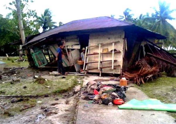 Kerusakan Akibat Tsunami di Mentawai