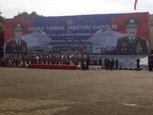 Sertijab Kapolri dari BHD ke Timur Pradopo