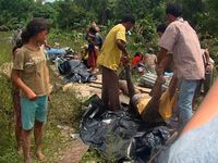 Evakuasi Korban Tsunami Mentawai