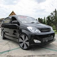 Batu Permata di Mobil Pasaran