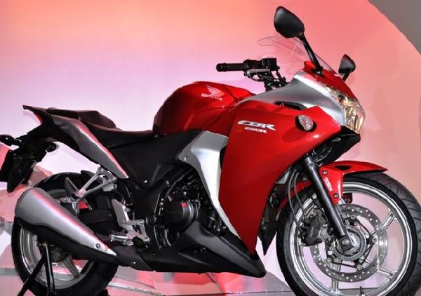 Honda Luncurkan CBR250R