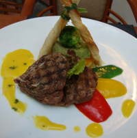 Sensasi Segar Tenderloin Steak Saus Mangga