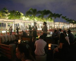 Menikmati Pemandangan Kota Singapura di KU DE TA