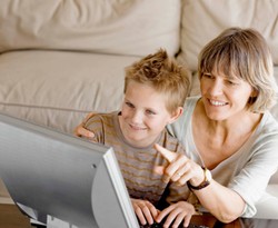 3 Cara Agar Si Kecil Tidak Kecanduan Internet