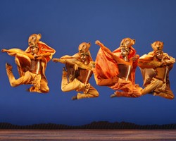 Sentuhan Budaya Indonesia Dalam Pertunjukan Musikal The Lion King
