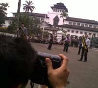 Sesi Pemotretan Moka Jabar Terganggu Demo 