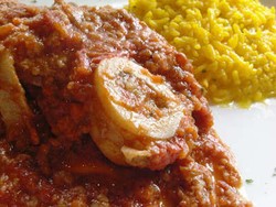 Ossobuco: Paha Sapi Masak Tomat yang Mak Nyuss 