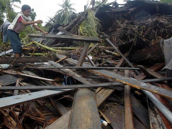 Hancur Diterjang Tsunami