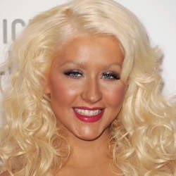 Christina Aguilera Belum Merasa Sukses