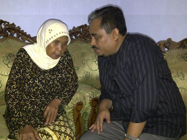 Presiden PKS Kunjungi Keluarga Mbah Maridjan