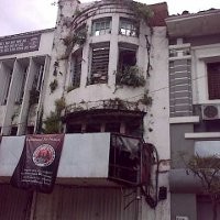 Bangunan Braga 51 yang Roboh Ternyata Toko Pertama di Bandung 
