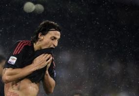 Chiellini Bikin Ibra Tak Leluasa