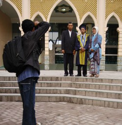 Wisuda UII di Tengah Hujan Abu